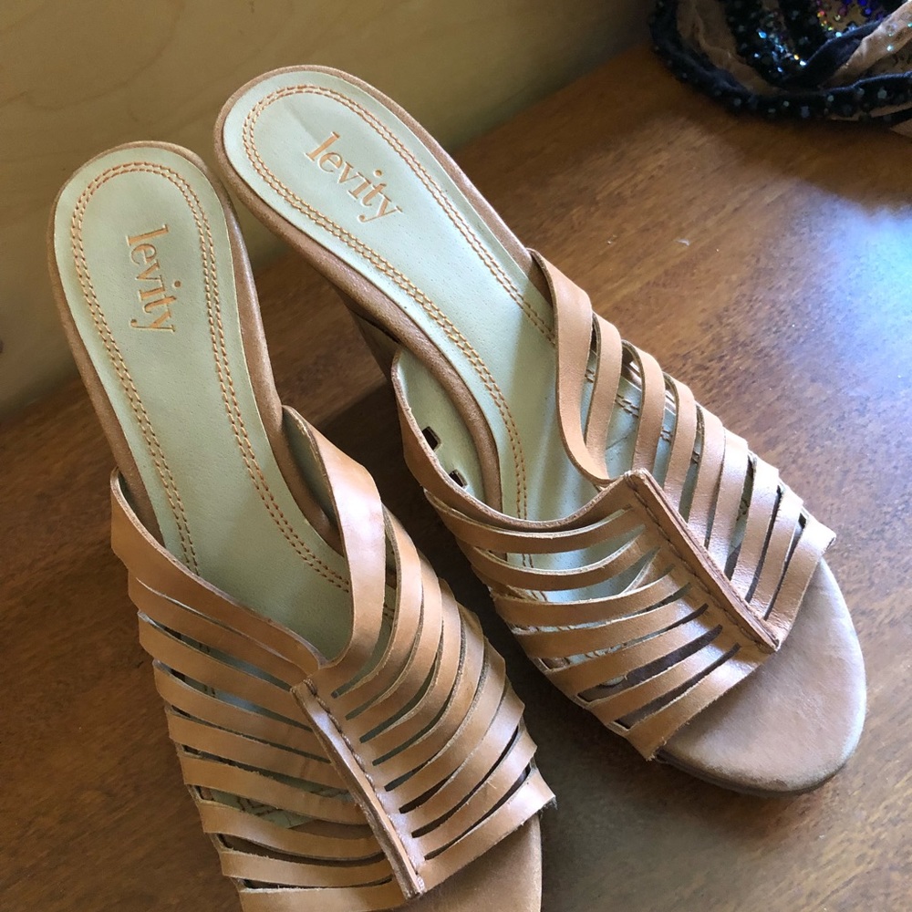 Levity Strappy Leather Wedges, size 9